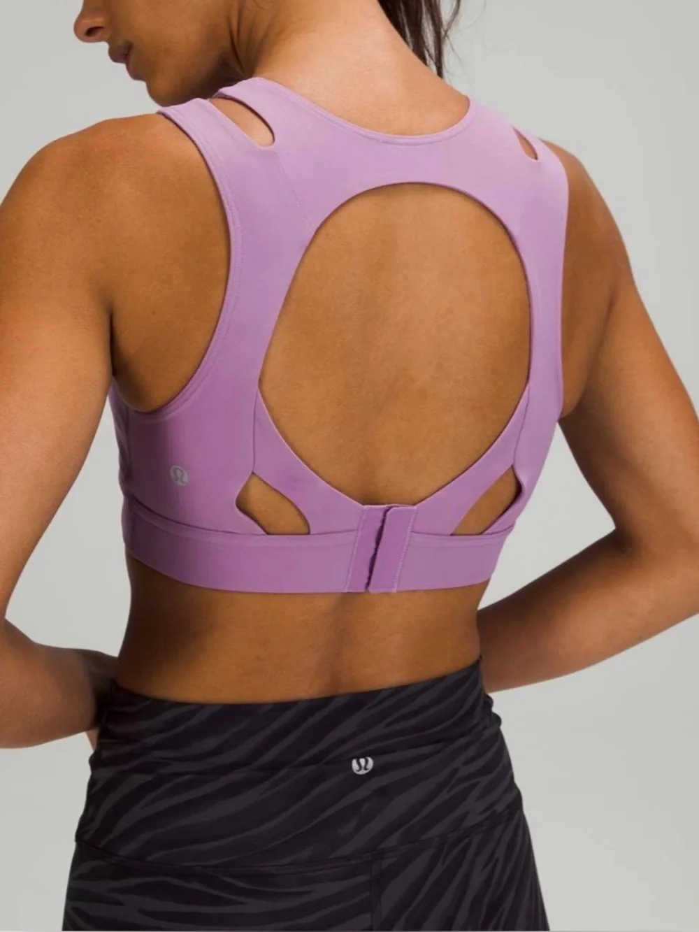 Lululemon strong front sports bra wisteria light purple size 6